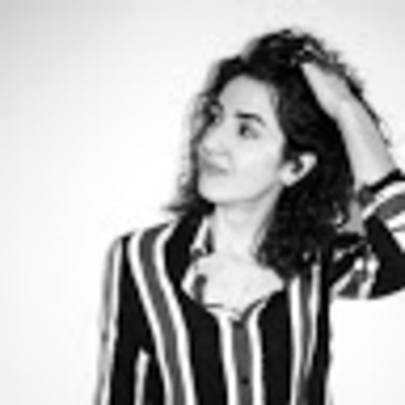 Meet your Posher, Cécile - Picture 1 of 1